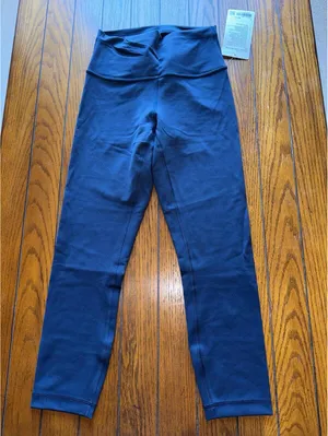 Lululemon Wunder Train High Rise 23” True Navy Size 6 NWT thumbnail 3