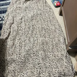 DUE Per Due 100% Silk Tan Brown Chevron Maxi Skirt‎ Size 4P thumbnail 5