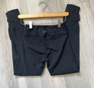Beyond Yoga Leggings cut out crop womens Black (small) athleisure workout gym thumbnail 4