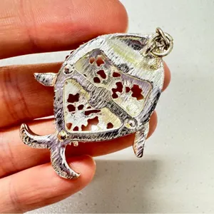 Lauren Conrad Silver Tone Fish Pendant Necklace Long Daisy’s Enameled thumbnail 7