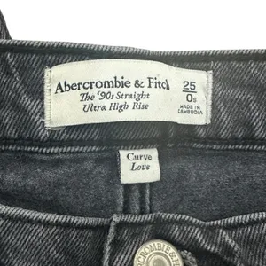 Abercrombie & Fitch Curve Love 90s Straight Ultra High Rise Jeans Black Size 25 thumbnail 6