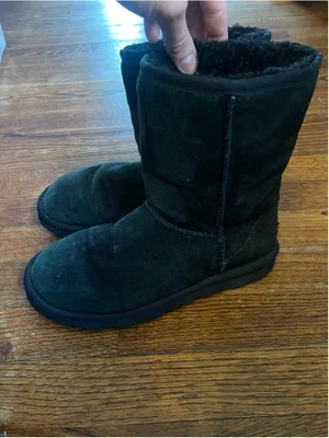 UGG Australia Boots Classic Short Black Suede Shearling Winter Cozy 2000s thumbnail 2