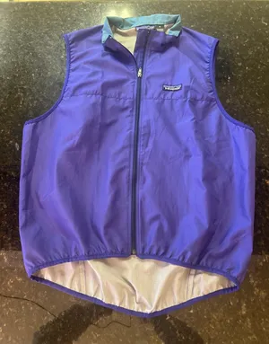 Patagonia Vest Women's Sz med Lightweight Purple Running Zip Up Athletic Workout thumbnail 1