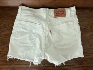 Levi’s High-Rise Shorts thumbnail 2
