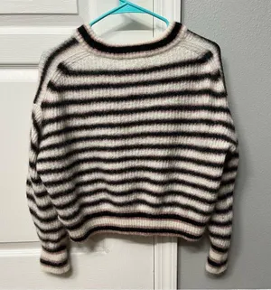 Everlane Cocoon Crew Sweater in Alpaca thumbnail 3