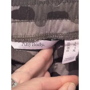 AnyBody Camo Joggers — Women's L Green Size L thumbnail 4