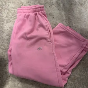 Alo Yoga Sweatpants thumbnail 1