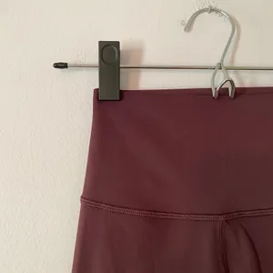 Lululemon Plum Purple Wunder Under High Rise Tights Cropped Ankle Women's size 4 thumbnail 3