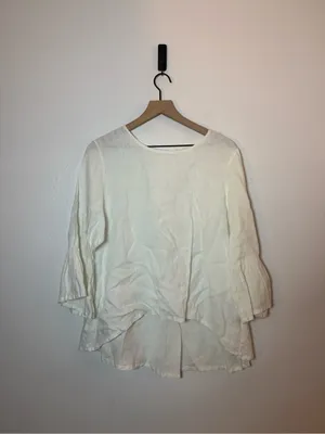 Bryn‎ Walker Fran Light Linen Round Neck Ruffle 3/4 Bell Sleeve High-Low Top thumbnail 2