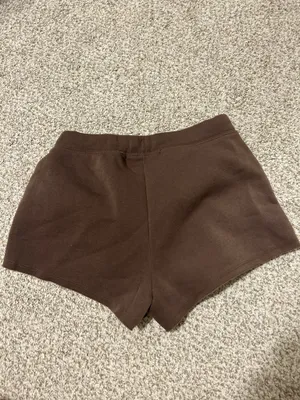 Brown sweat shorts Size M thumbnail 3