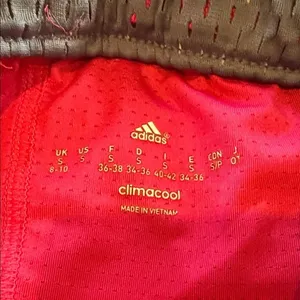 Adidas & Under Armour Women's Athletic Shorts in Pink/Gray Teal/ Gray Small‎ thumbnail 5