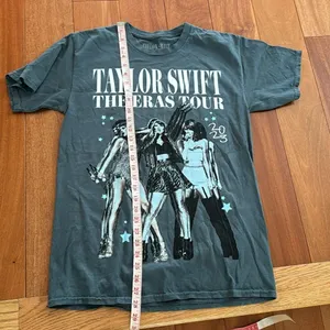 Taylor Swift The Eras Tour T-Shirt Unisex Blue 2023 Concert‎ Dates Medium thumbnail 7