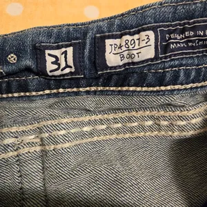Miss Me Boot Rhinestones Distressed jeans 31 thumbnail 9