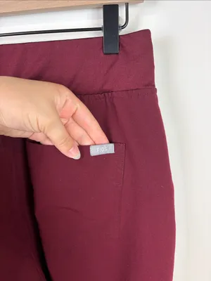 Figs Zamora Jogger Scrub Pants Burgundy Women’s Size Medium Petite Technical thumbnail 7