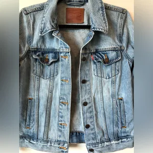 Levi’s Trucker Jacket in All Yours Light Wash Size S thumbnail 3