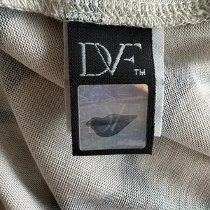 Diane Von Furstenberg DVF Natalie Shift V Neck Dress 100% Silk Green Pink Size 4 thumbnail 9
