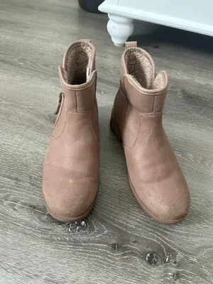 UGG Blush Taupe Ankle Boots with Shearling Lining thumbnail 2