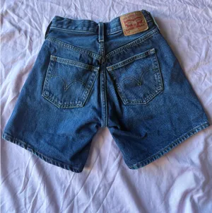 Levi’s 501 Denim Shorts thumbnail 2