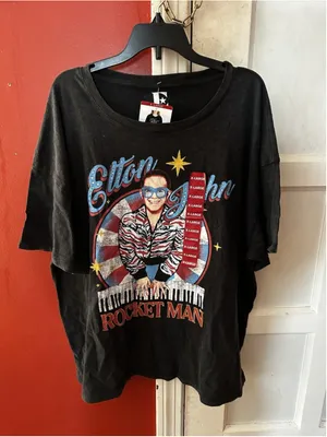 Elton John Soft Lightweight Crewneck Short Sleeve Licensed Band Graphic Tee XL thumbnail 3