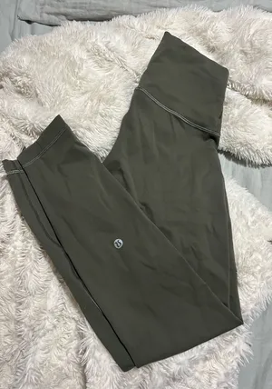 Lululemon Wunder Leggings thumbnail 1