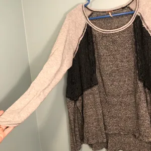Free people gray oversized sweater! Size small! thumbnail 3