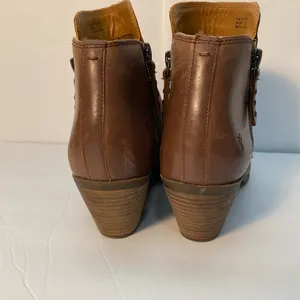 Frye Judith Seam Ankle Zip Booties EUC thumbnail 3