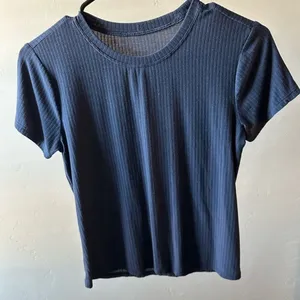 Alo Yoga Ribbed Top thumbnail 1
