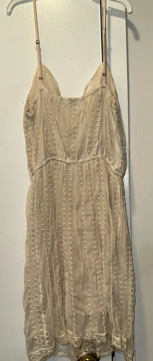 Lace dress thumbnail 4