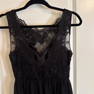 Azazie Elly Black A Line Lace Scoop Neck Chiffon Dress Size A2 Black Tie Wedding thumbnail 4