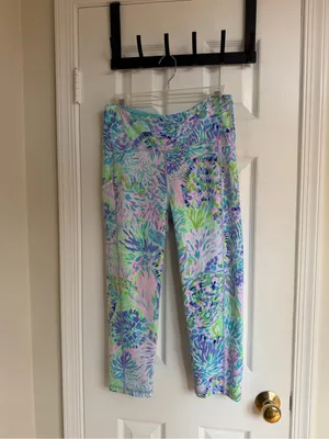 Lilly Pulitzer Luxletic Tropical Floral Crop Leggings Large Pockets thumbnail 5