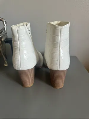 Forever 21 White Croc-Textured Ankle Booties with Block Heel thumbnail 4