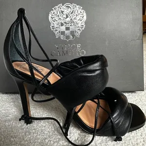 NIB Vince Camuto VC-Andrequa Black Leather Strappy Square Toe Heels thumbnail 2
