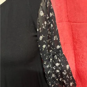Maurice’s Floral Sleeve Black Top thumbnail 4