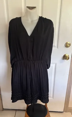 Large Entro Black short sleeve tie back chevron design hem Pleated romper. thumbnail 1
