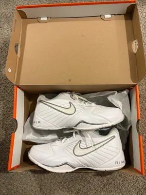 Nike Air Baseline Low Women’s Size 9 White Silver Athletic Sneakers Basketball Training Shoes thumbnail 8