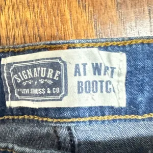 Signature by Levi Strauss & Co Womens Bootcut Jeans Sz 16 Short Medium Wash Blue thumbnail 2