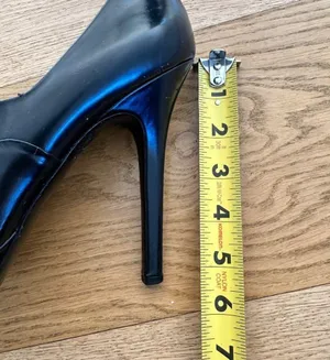 Gucci Vintage Leather Ankle Boots with Gold Lace Plate in Black thumbnail 10