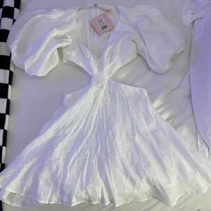 NWT Showpo cutout dress thumbnail 3