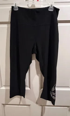 Reebok Black Cropped Performance Leggings size large thumbnail 1