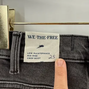 Free People We The Free Jeans Sz 25 Black‎ Faded Low Maintenance Mid Rise Crop Boot Cut Boho thumbnail 6