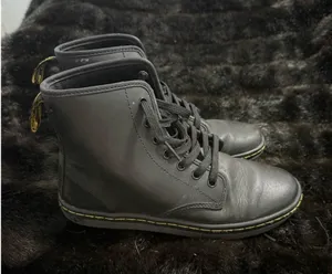 Dr Martens Women's Shoreditch Boot Greasy Black Leather Lace Up Combat Size 6 US thumbnail 1