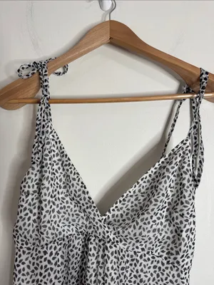 Abercrombie & Fitch Chiffon Flowy Tiered Maxi Dress White Geo Print size M flaw thumbnail 6