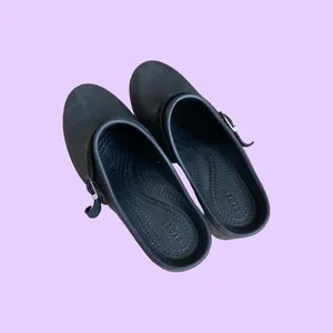 Crocs Sarah Black Slip On Heeled Dual Comfort Lightweight Clogs 🔥 thumbnail 4