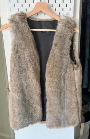 fur vest thumbnail 1