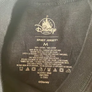 Disney The Lion King Hakuna Matata Dark Blue Cropped Spirit Jersey Size Medium thumbnail 6