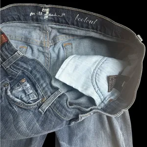 Vintage 7 for all mankind, distressed boot, cut denim Jeans 30 x 32 lowrise thumbnail 3