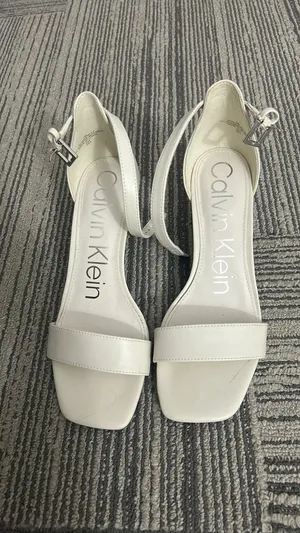 Calvin Klein white shoes  thumbnail 2