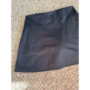 Zobha‎ Women's Mini Black Skort Size Medium thumbnail 2