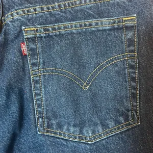 Levi's VTG 550 Relaxed Fit Tapered Leg Jeans Dark Wash Size 16 Short thumbnail 4