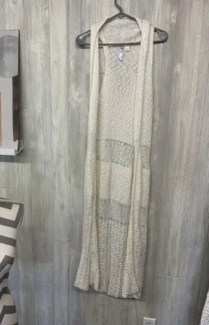 Alya Crochet Vest thumbnail 1
